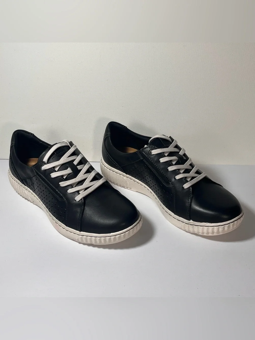 Clarks Collection Caroline Ella Leather/Textile Casual Sneakers Size: 9.5